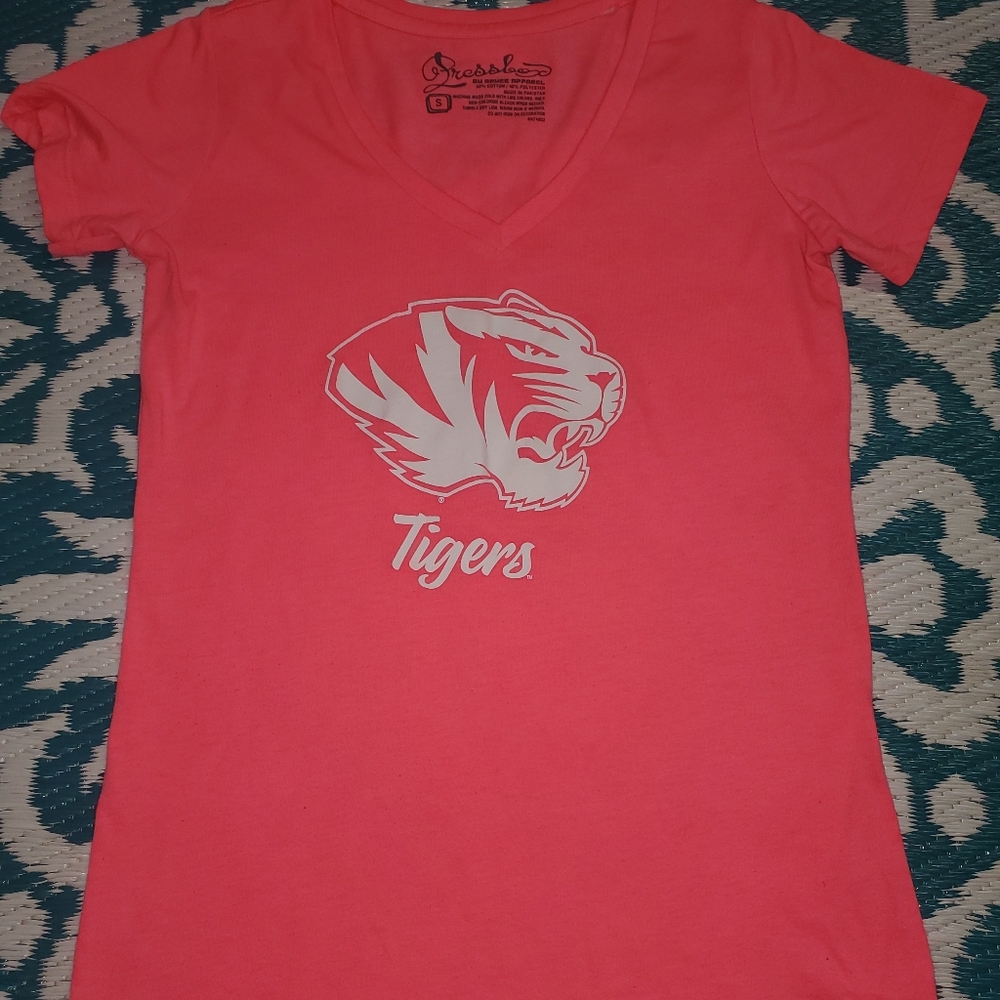 MU tee